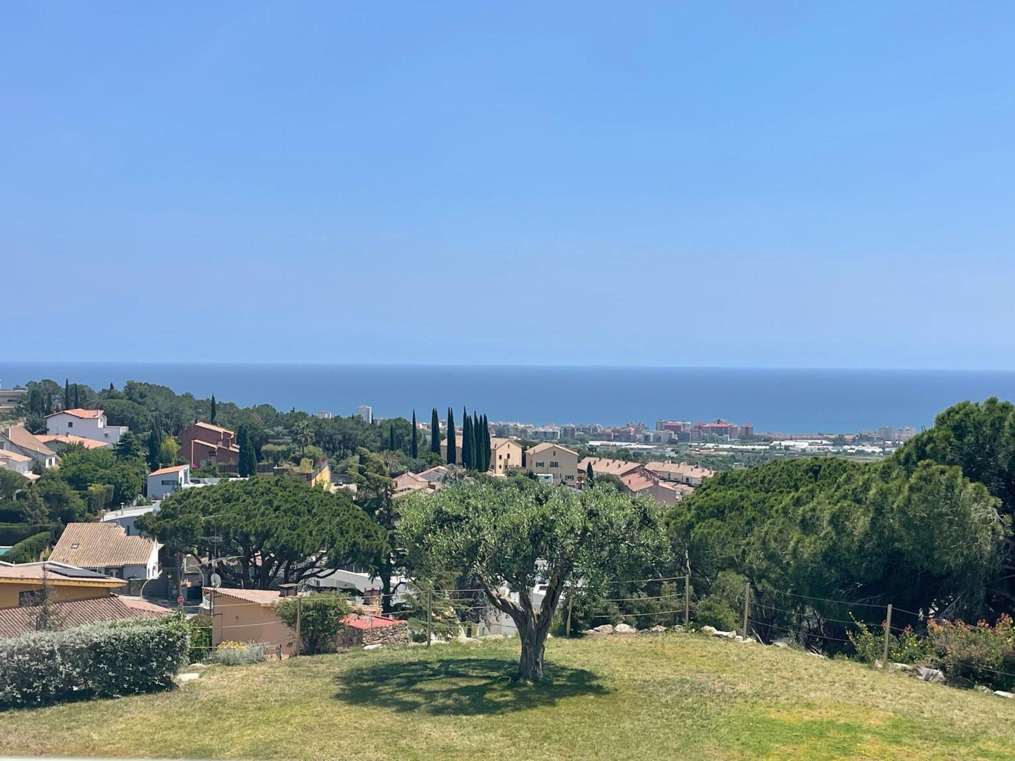 Palm Maresme - Suite With Bathroom And Terrasse With Ocean Views In A Private Villa Vilassar De Dalt Bagian luar foto